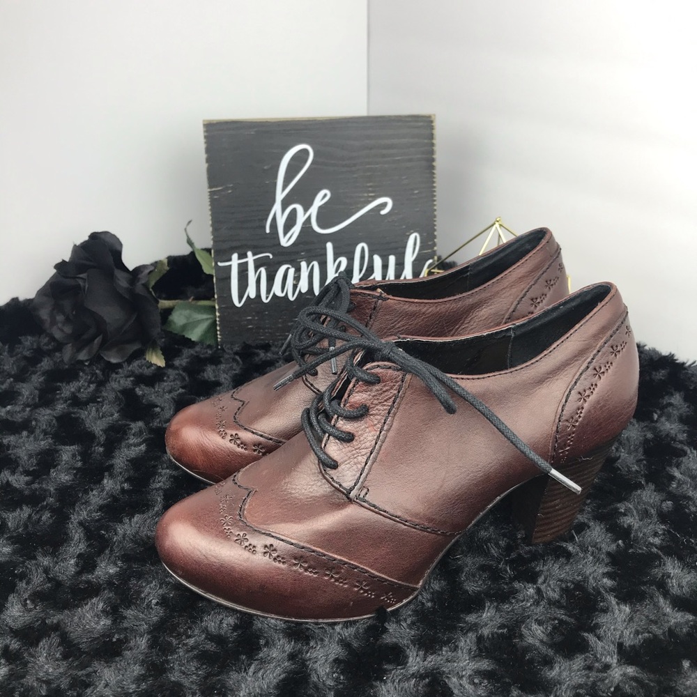 Fossil Boots